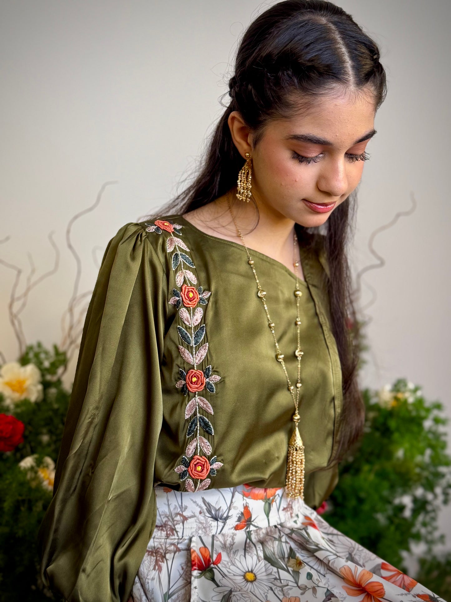 قميص وتنوره حرير تطريز 101