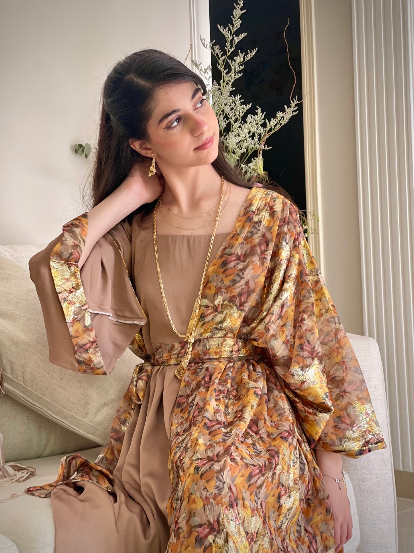 فستان من  الشيفون المزراي والحرير الساده