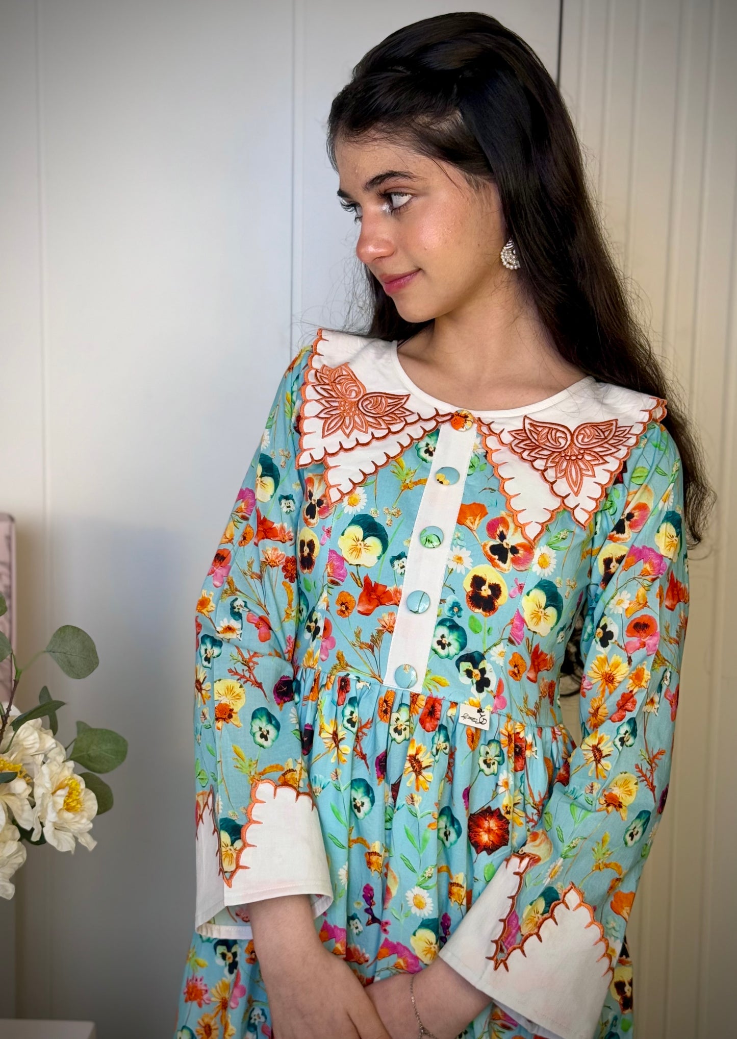 فستان قطن مع تطريز