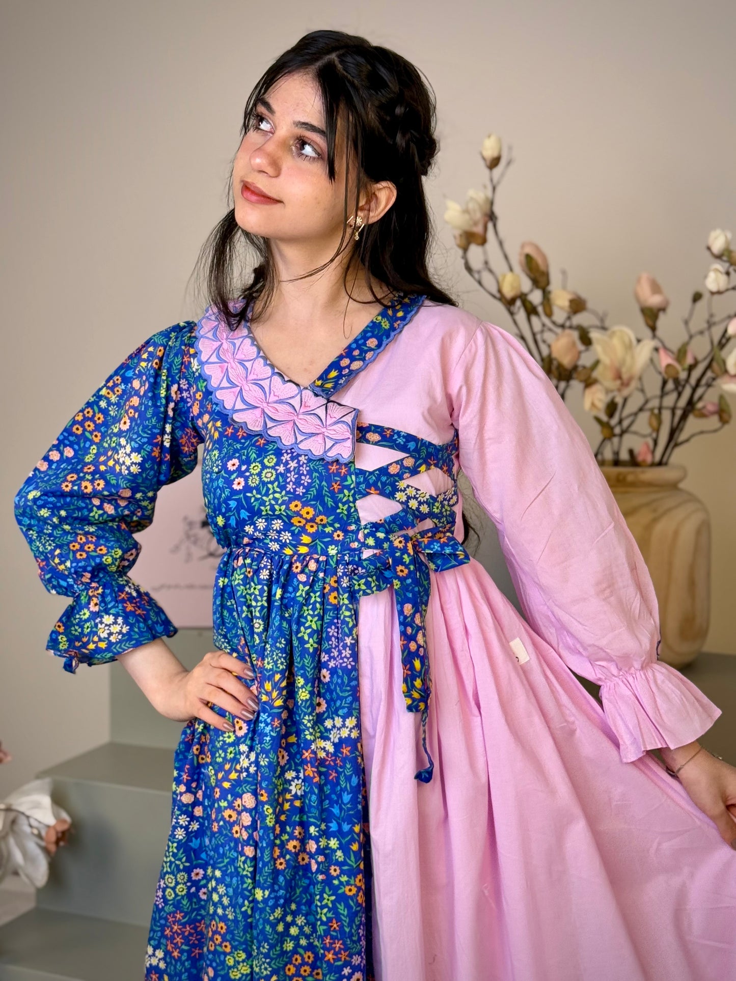 فستان قطن مع تطريز