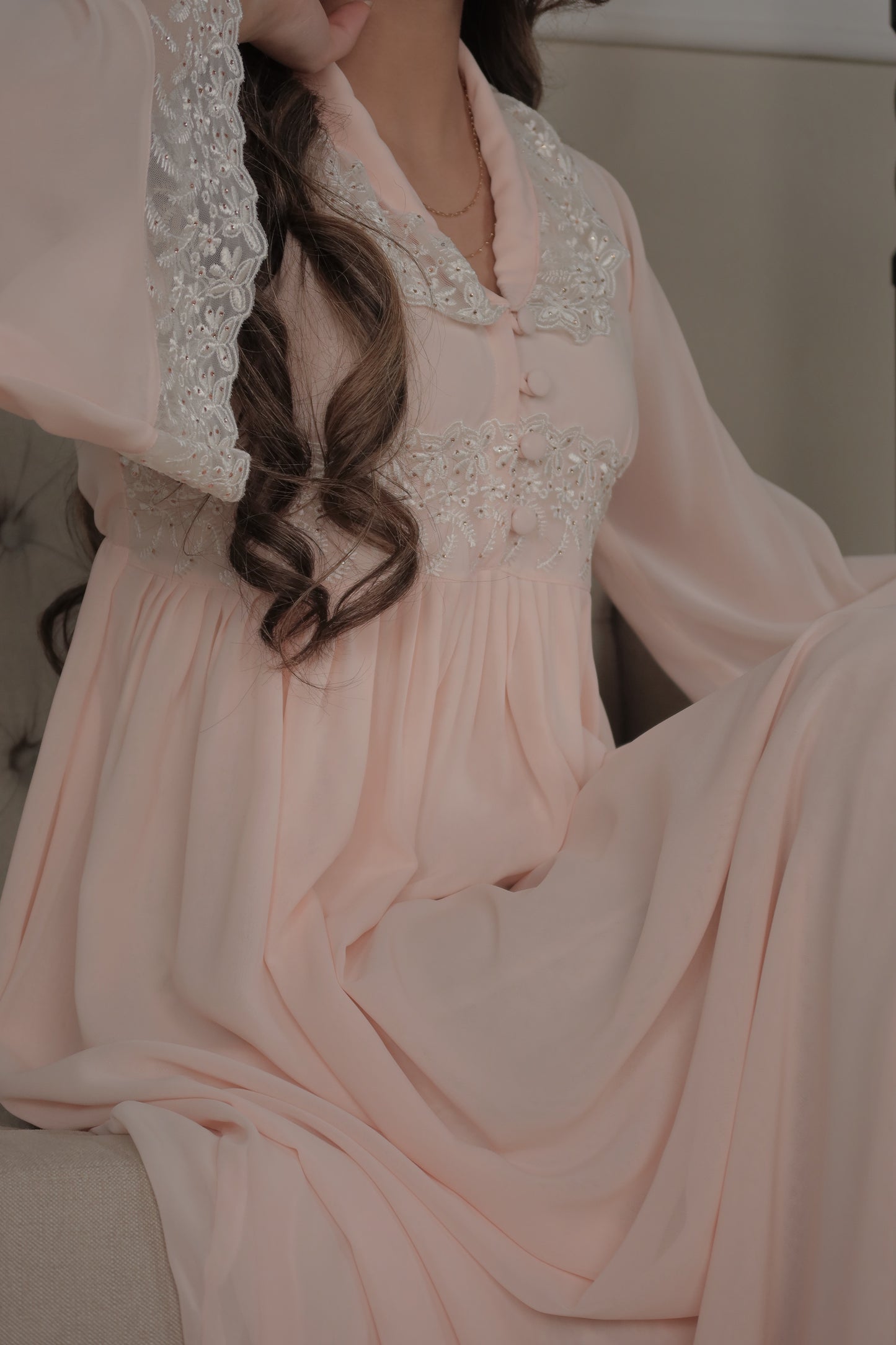 شيفون مع دانتيل وريمبو