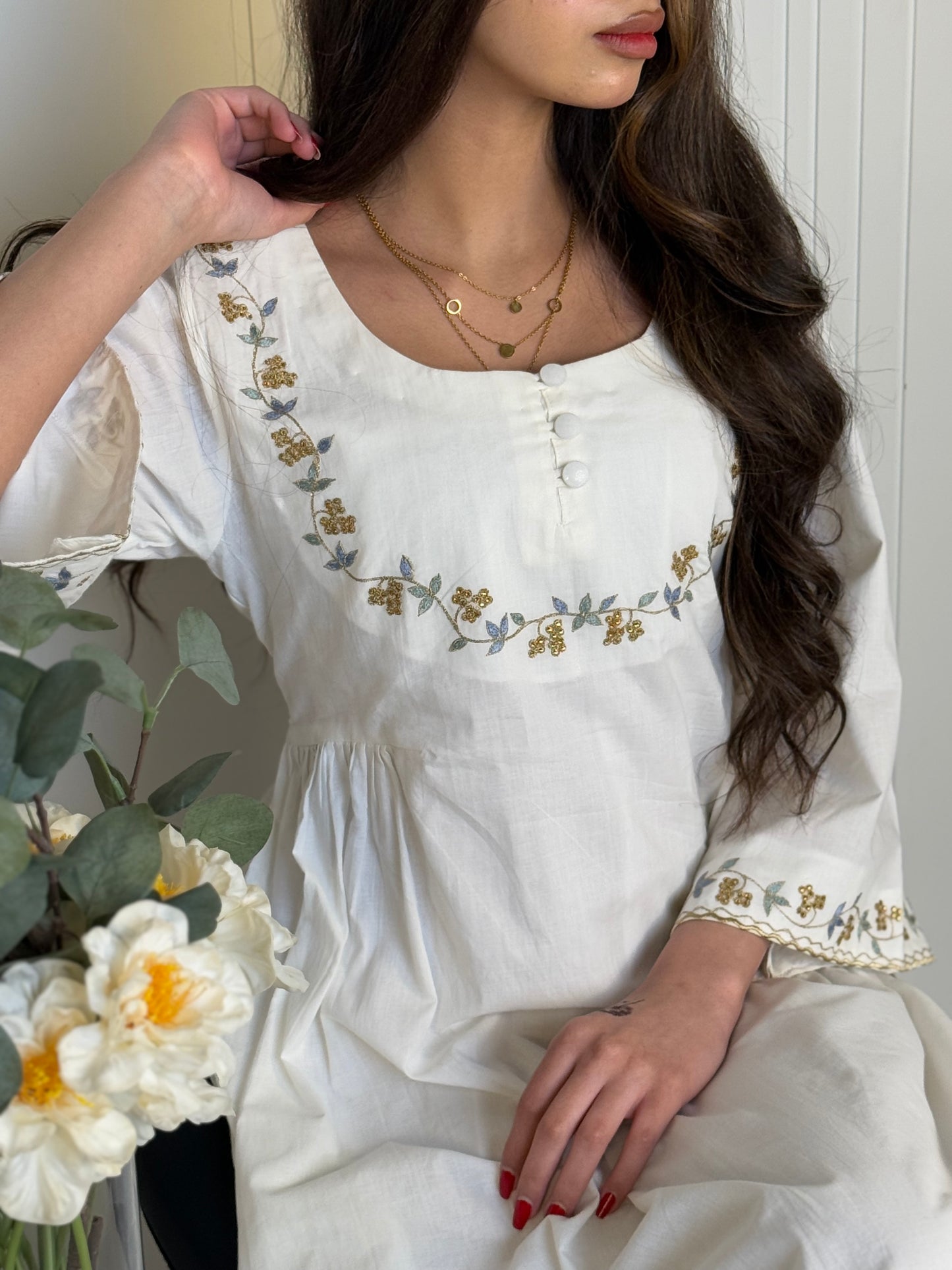 جلابيه قطن ساده مع تطريز وفصوص