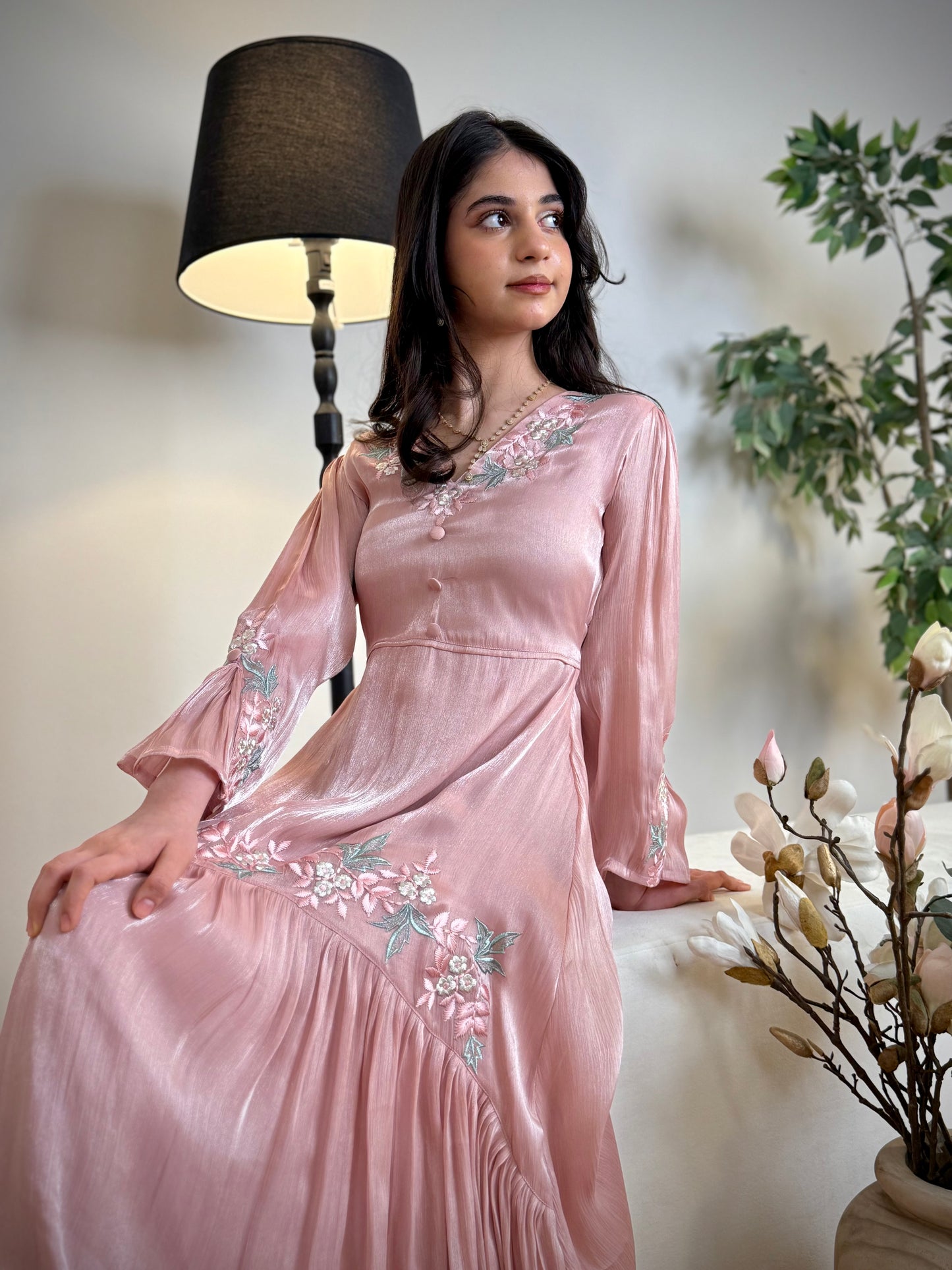 فستان  اورجنزا  مع تطريز