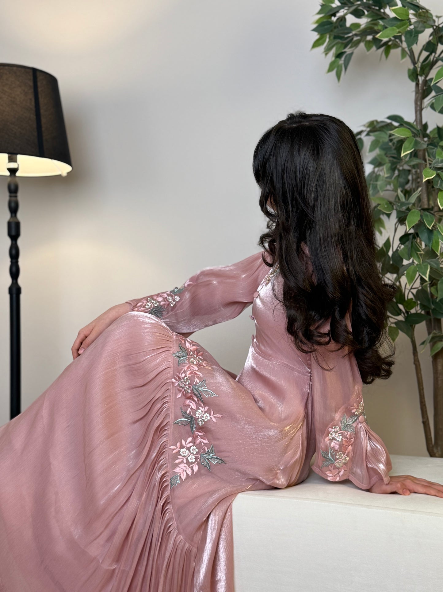 فستان  اورجنزا  مع تطريز