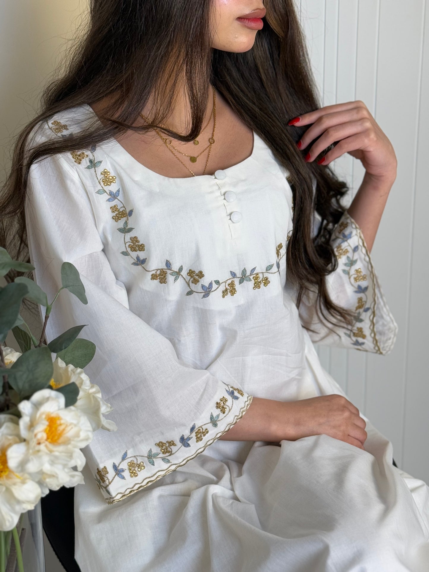 جلابيه قطن ساده مع تطريز وفصوص