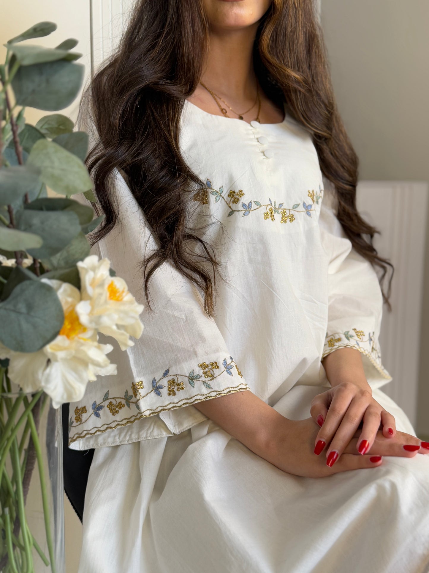 جلابيه قطن ساده مع تطريز وفصوص