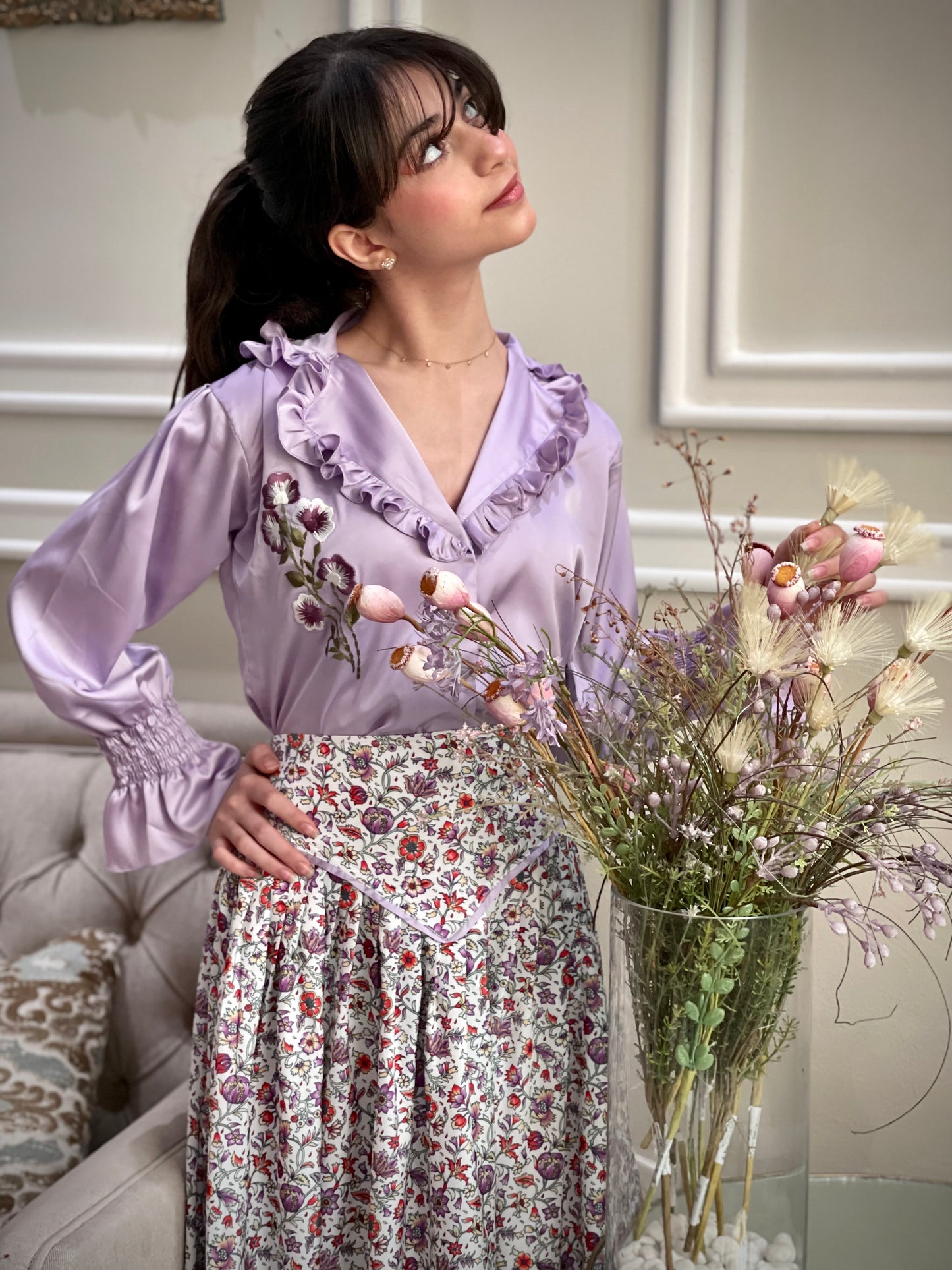 قميص وتنوره من الحرير مع تطريز 110