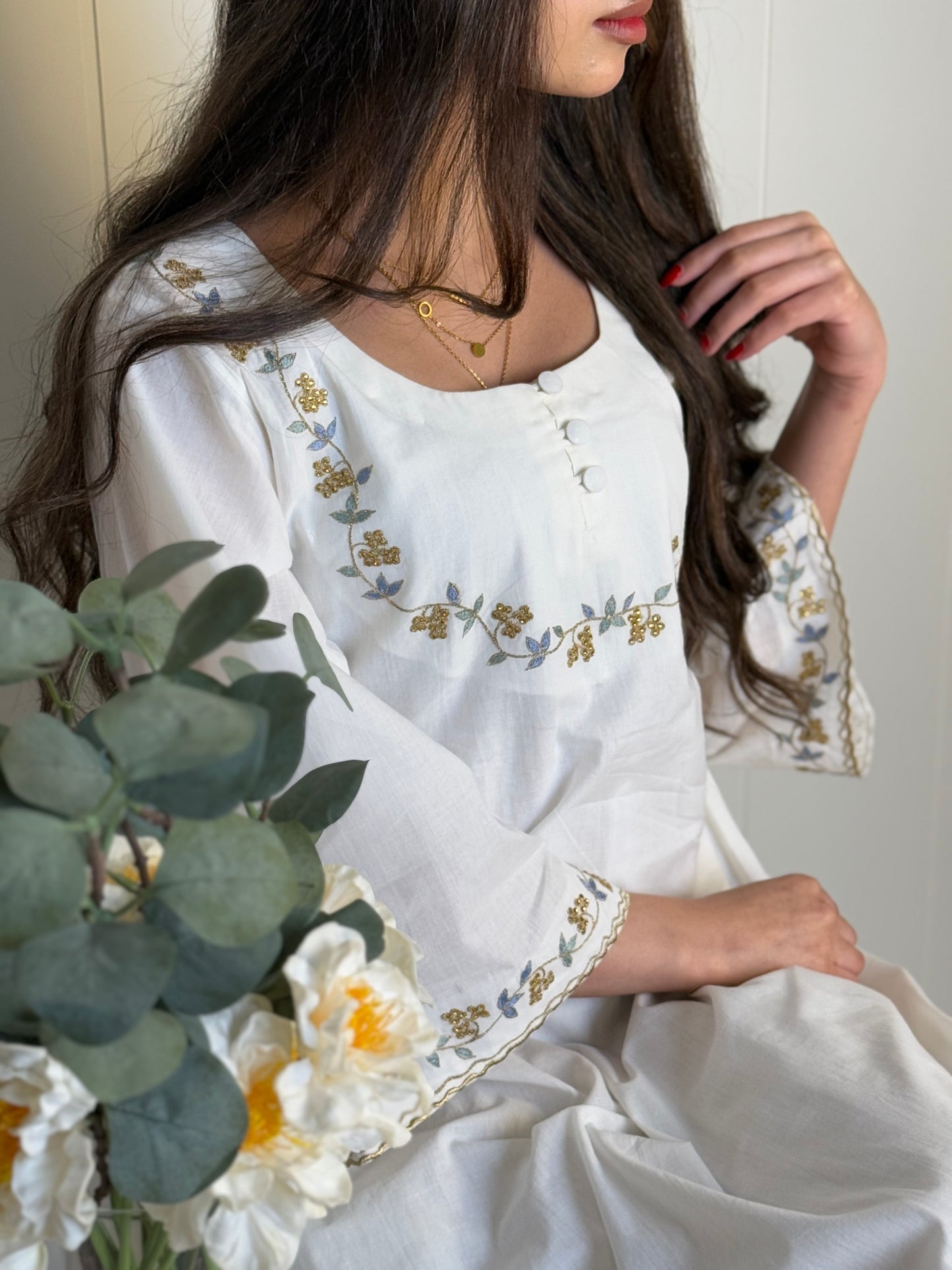 جلابيه قطن ساده مع تطريز وفصوص