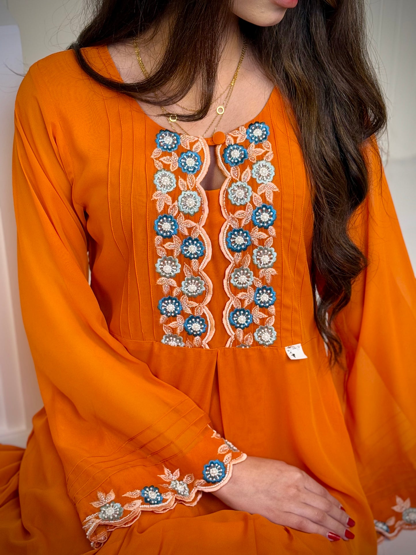 شيفون مع تطريز