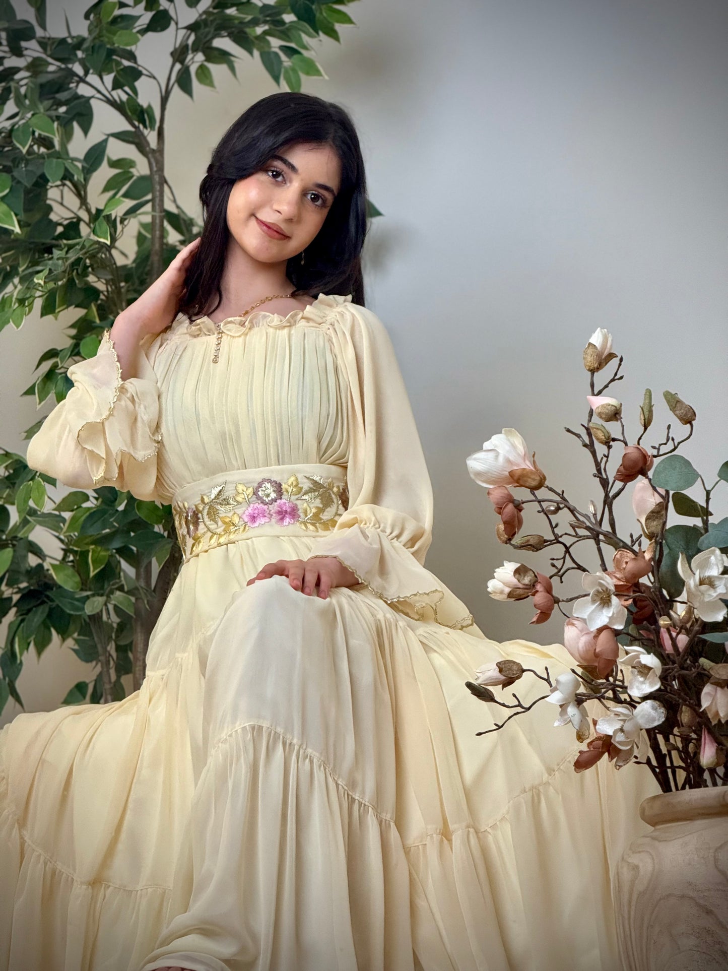 فستان  شيفون مع تطريز