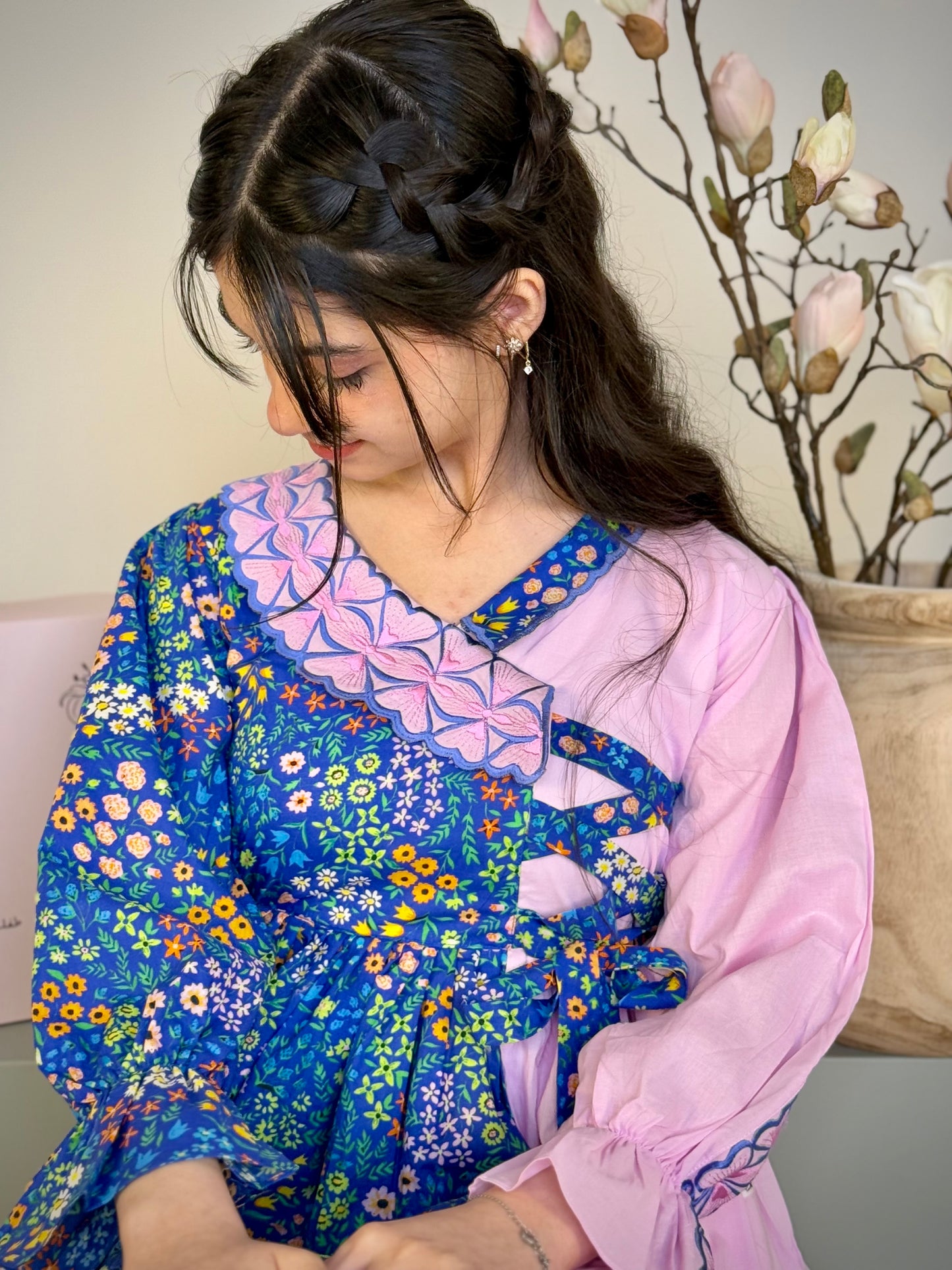 فستان قطن مع تطريز