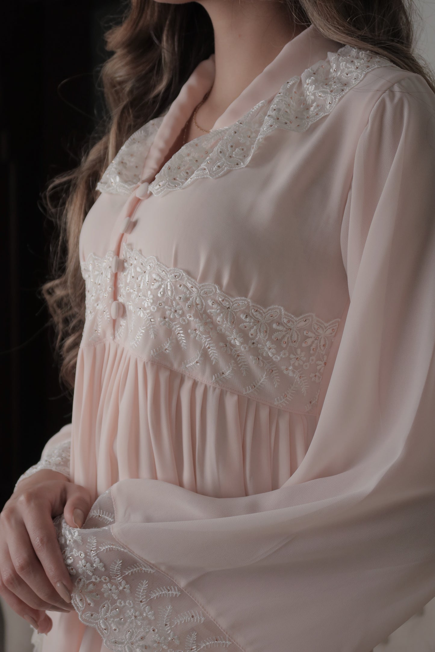 شيفون مع دانتيل وريمبو