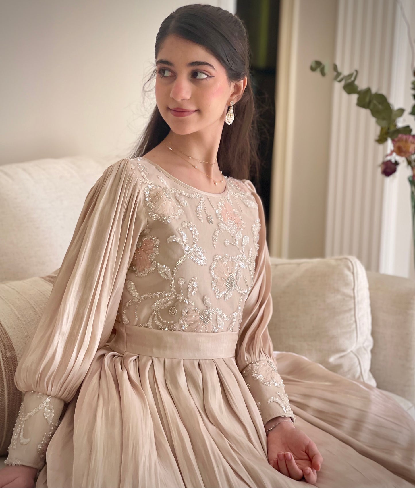 فستان روز ارجنزا مع صدرية مشغوله وجيبون داخلي منفصل