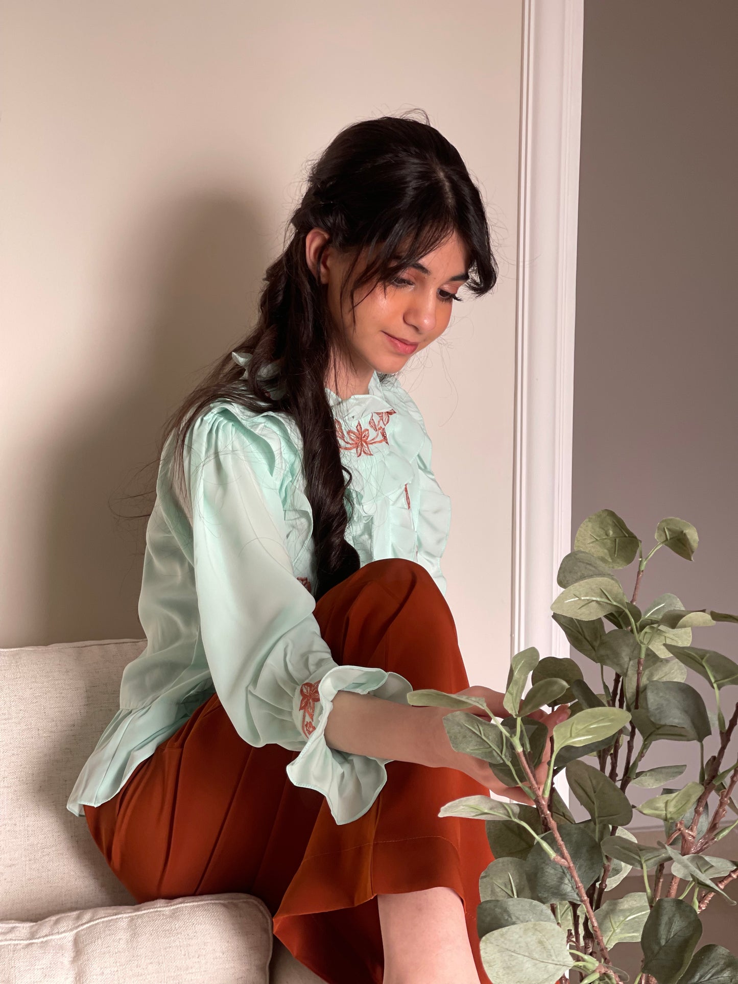 قميص تنوره حرير الماس مع تطريز