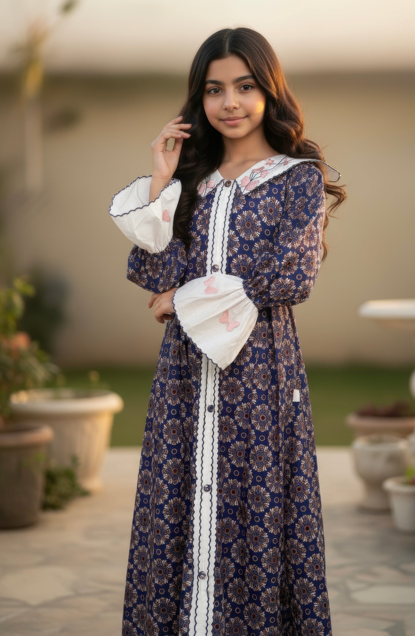 فستان قطن مع تطريز ودمج الساده