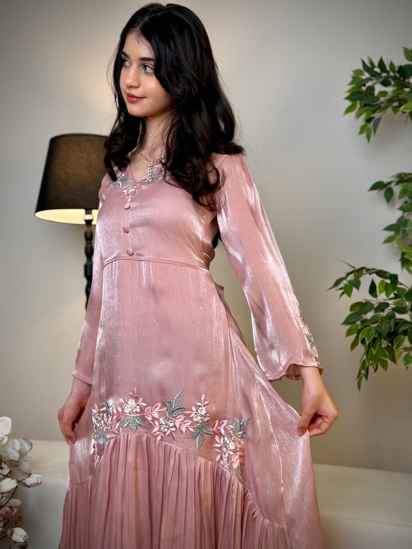 فستان  اورجنزا  مع تطريز