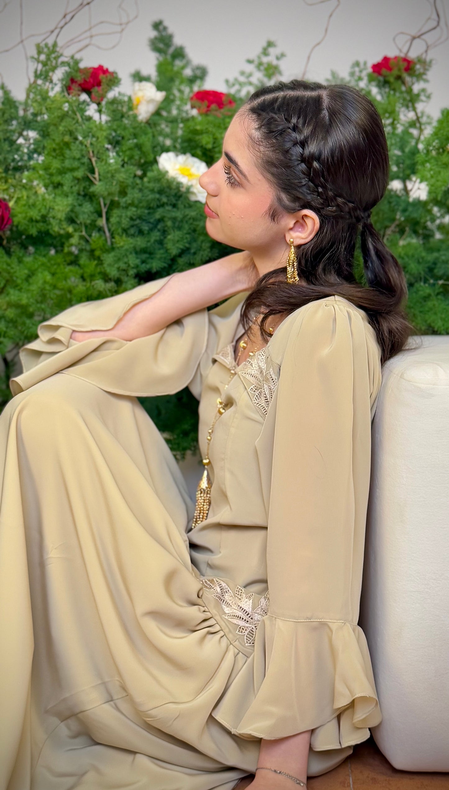 فستان من الحرير الالماس  مع تطريز مخرم