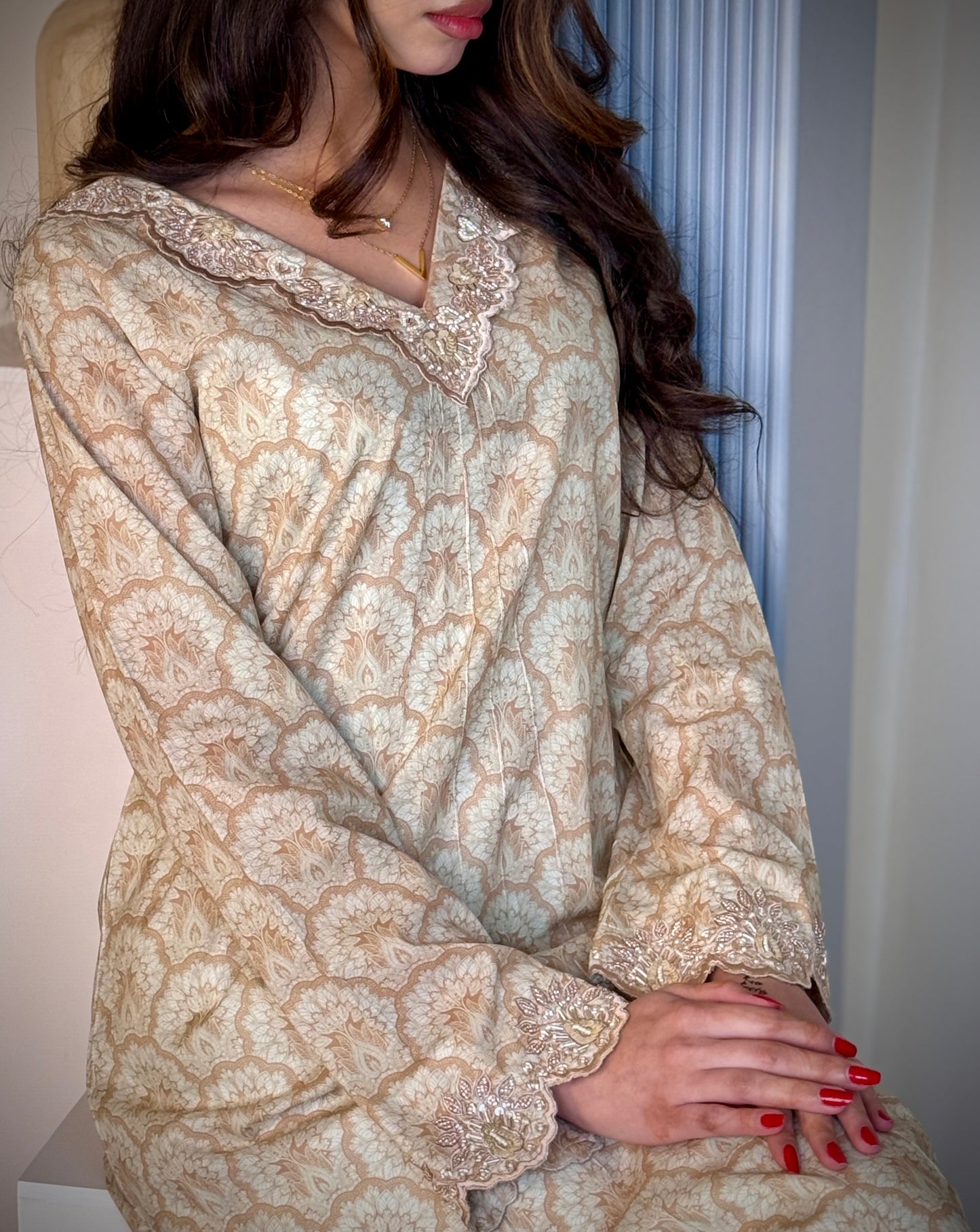 جلابية قطن  تطريز مع شغل شك