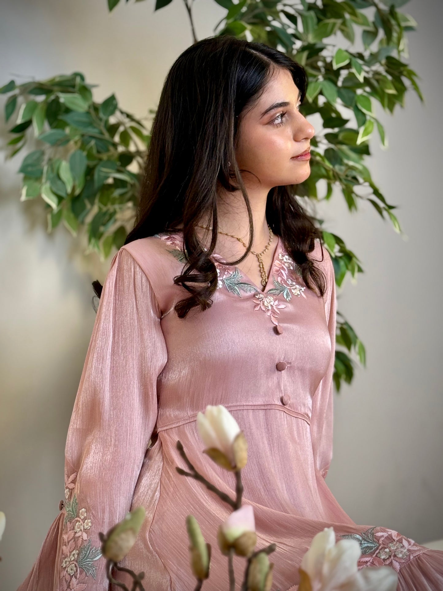 فستان  اورجنزا  مع تطريز