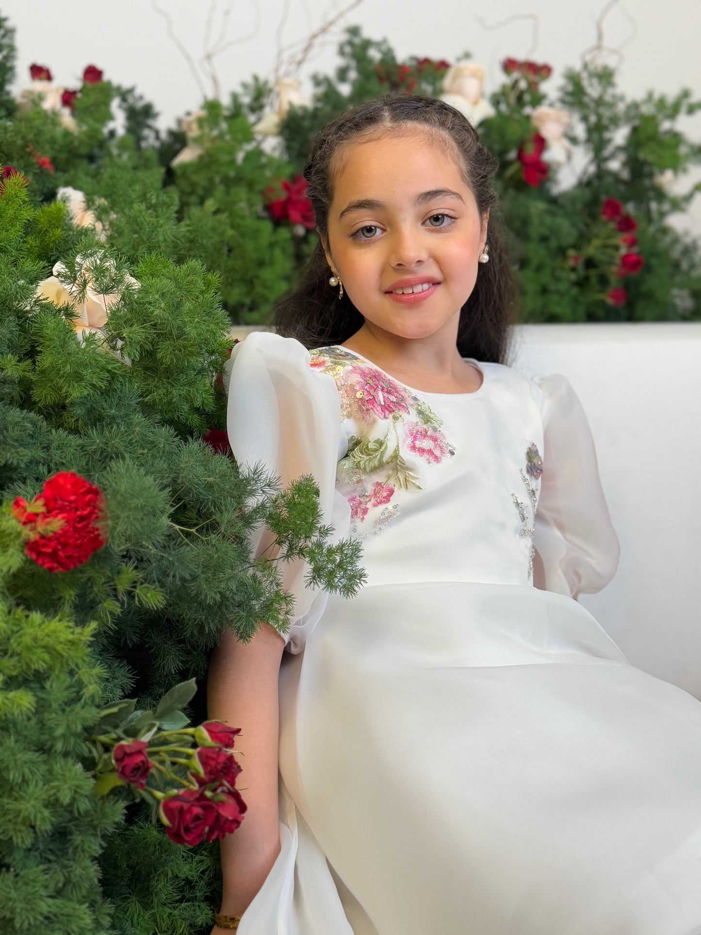 فستان من الاورجنزا مع تطريز وشك