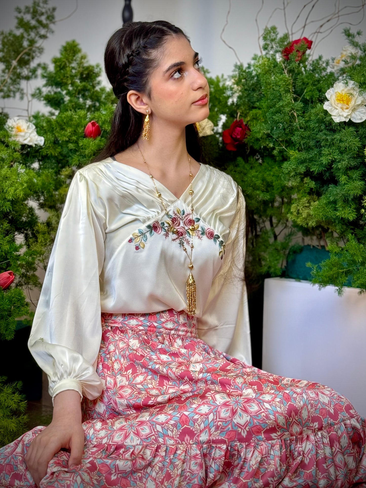 قميص وتنوره حرير تطريز105