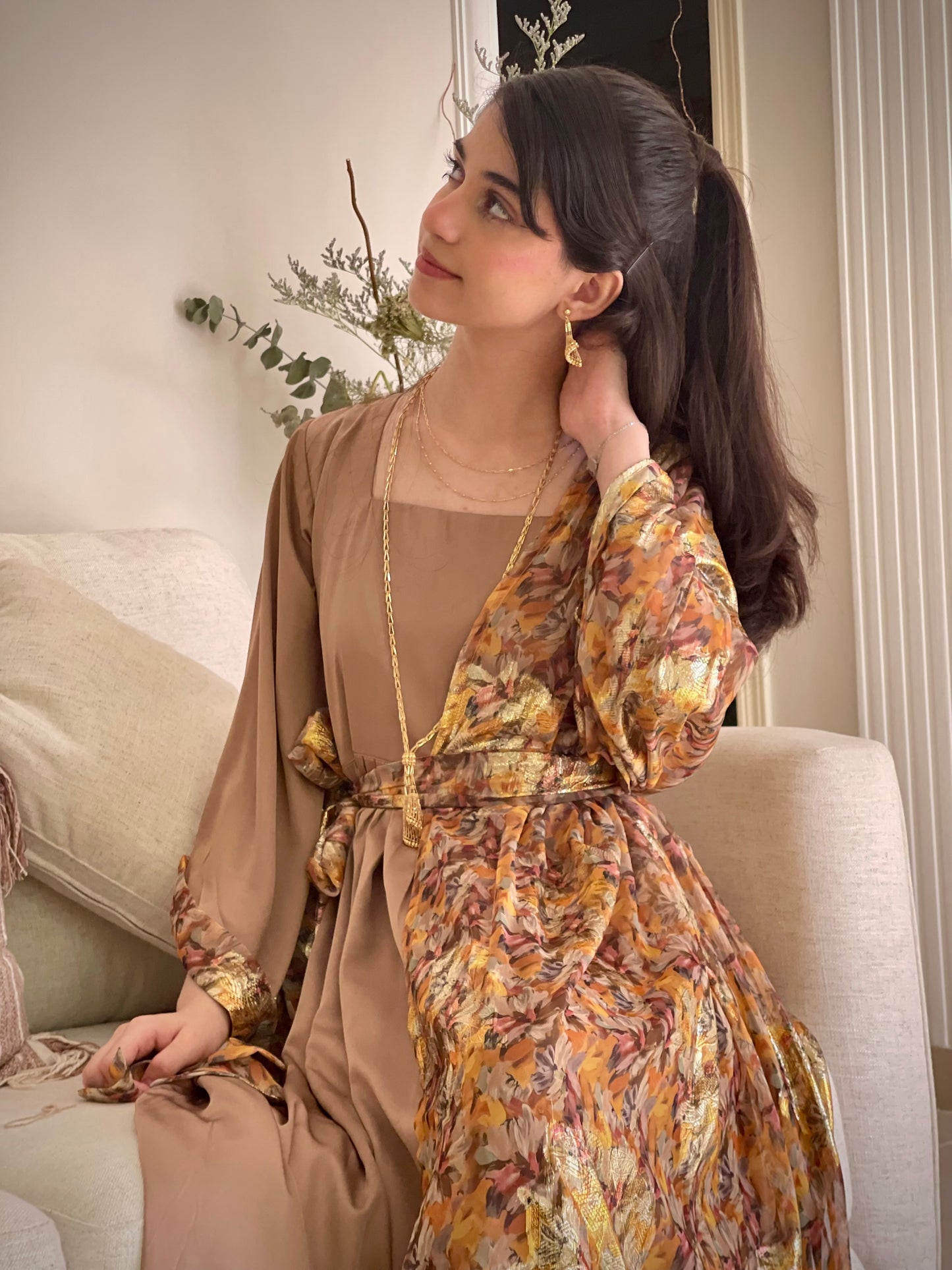 فستان من  الشيفون المزراي والحرير الساده