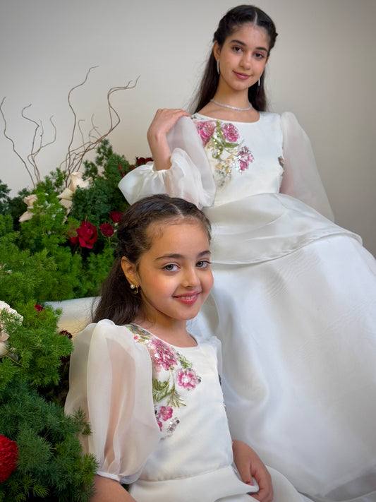 فستان من الاورجنزا مع تطريز وشك