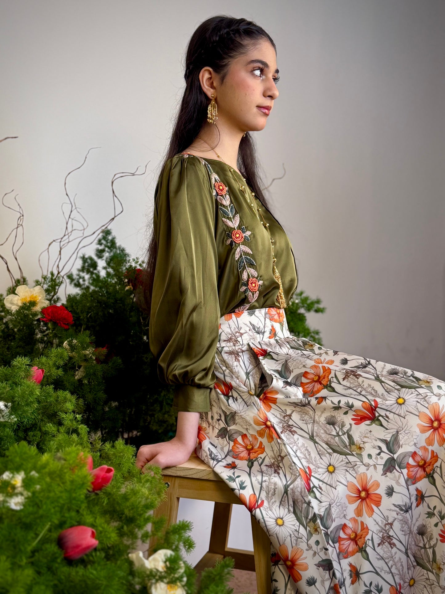 قميص وتنوره حرير تطريز 101