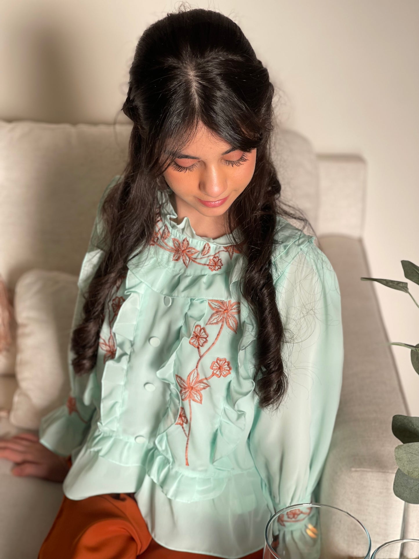 قميص تنوره حرير الماس مع تطريز