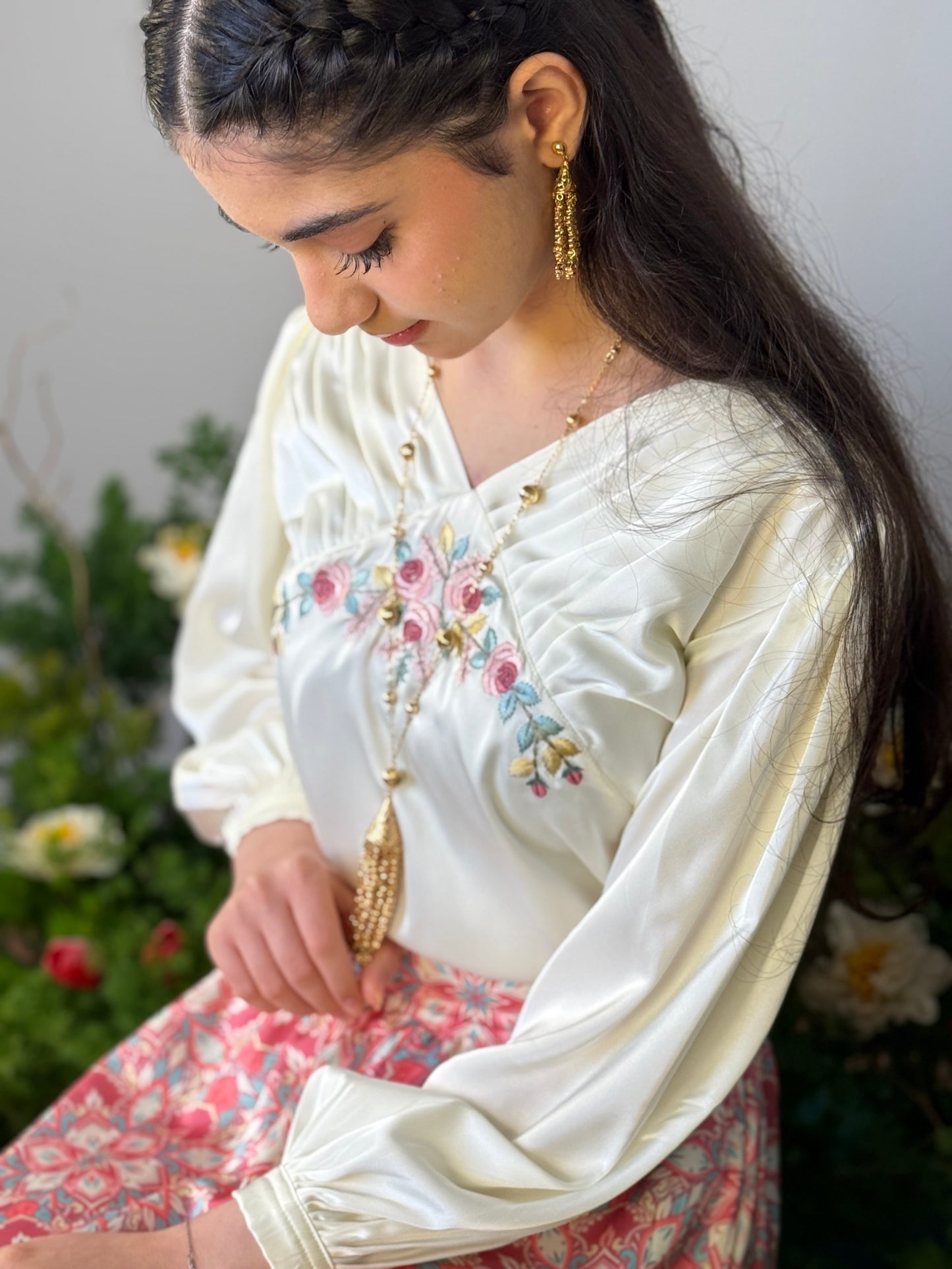 قميص وتنوره حرير تطريز105