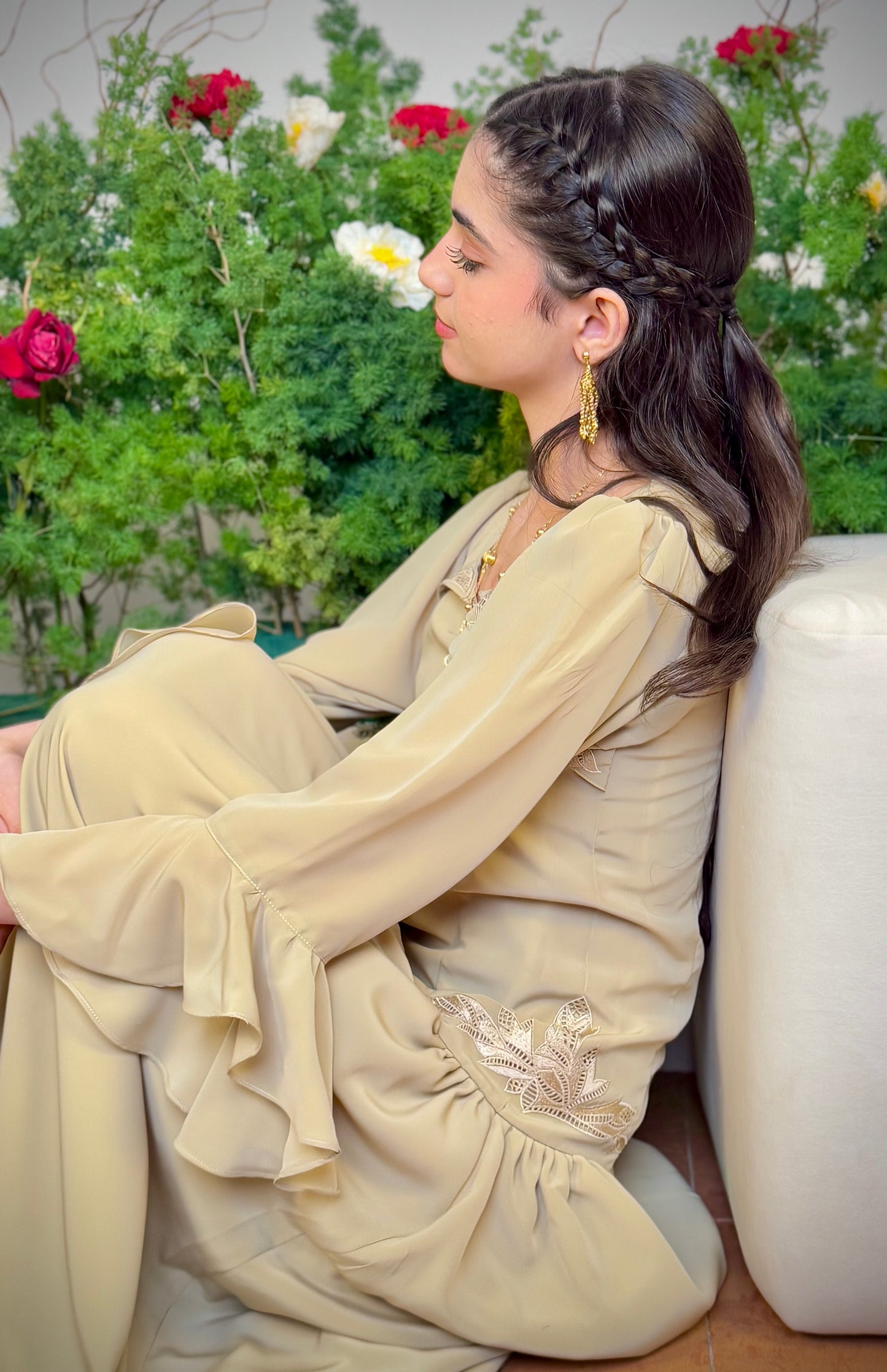 فستان من الحرير الالماس  مع تطريز مخرم