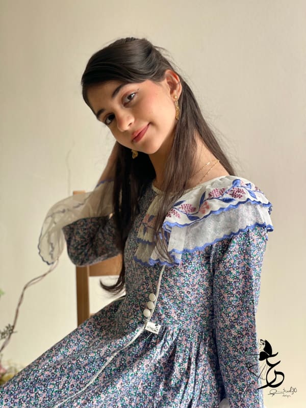 فستان من القطن مع تطريز