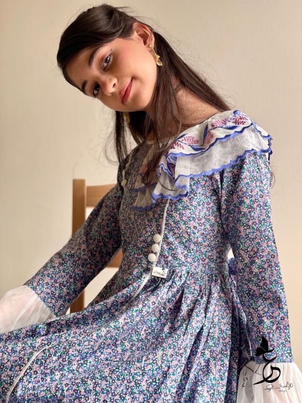 فستان من القطن مع تطريز