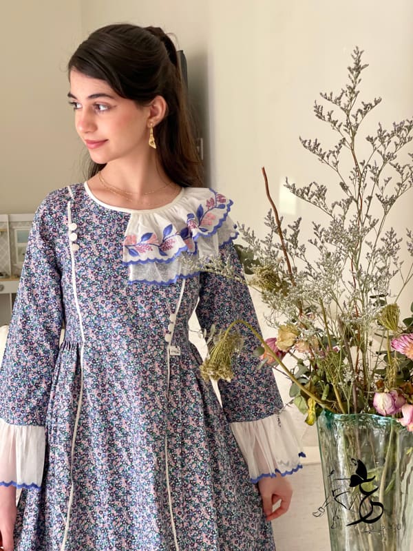 فستان من القطن مع تطريز