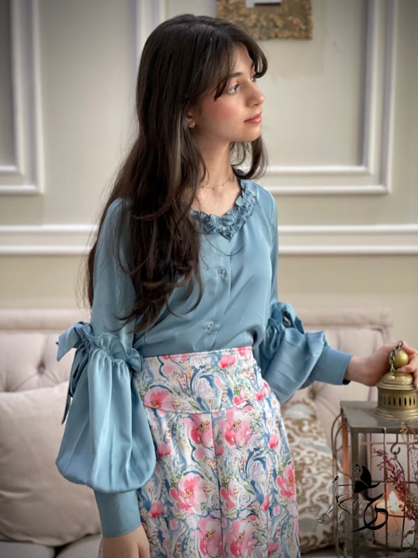 قميص وتنورة من الحرير