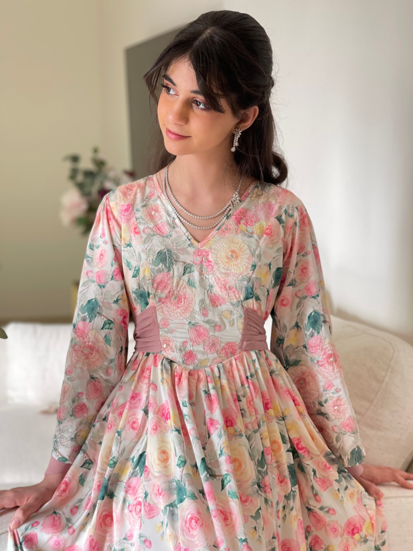 حرير مع نطريز زري وشيفون