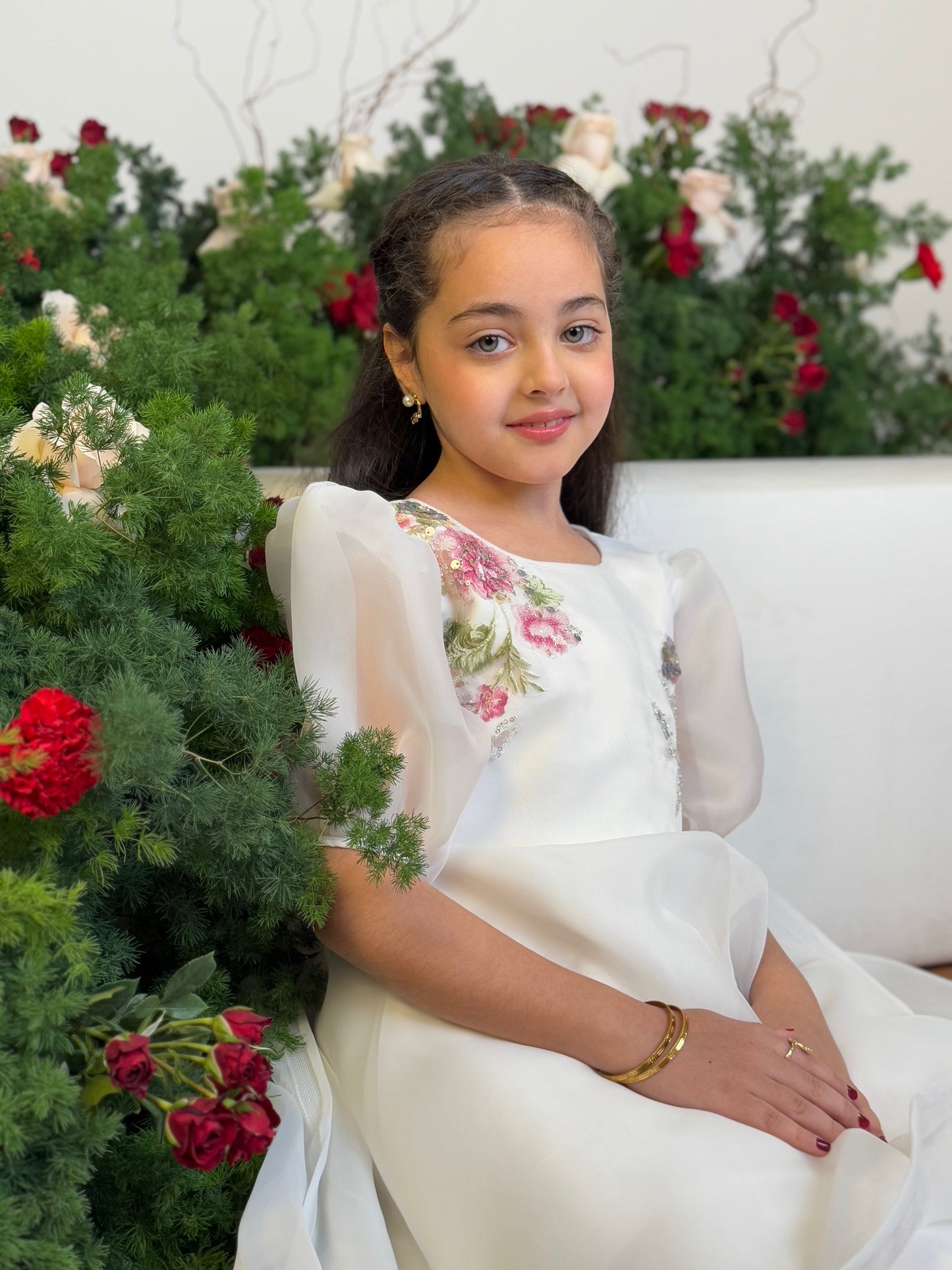 فستان من الاورجنزا مع تطريز وشك