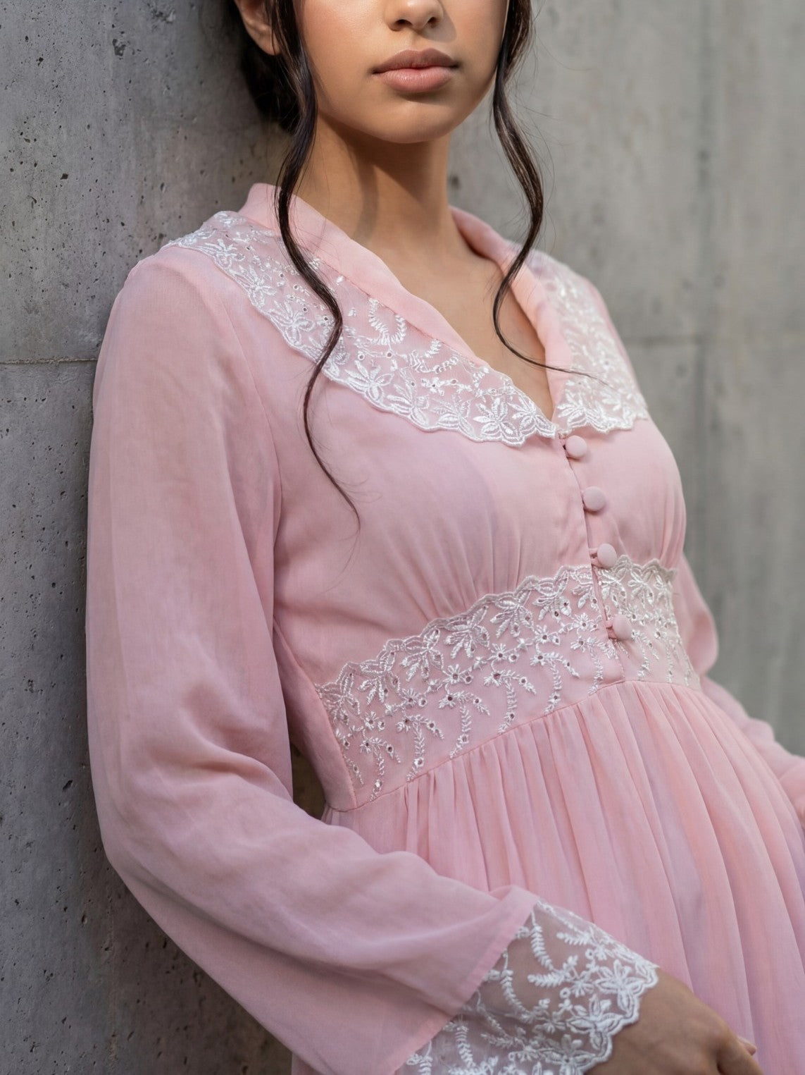 شيفون مع دانتيل وريمبو