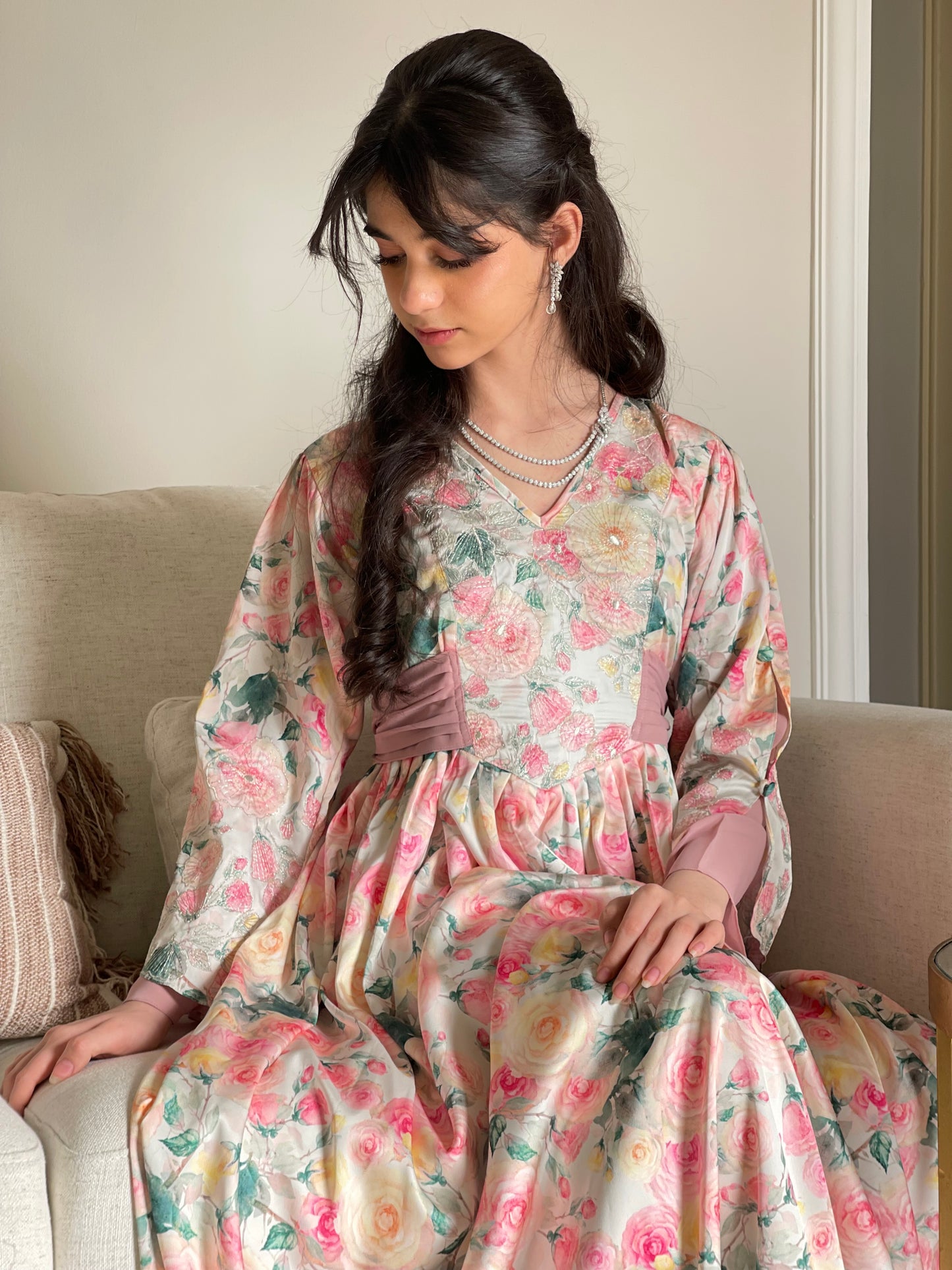 حرير مع نطريز زري وشيفون