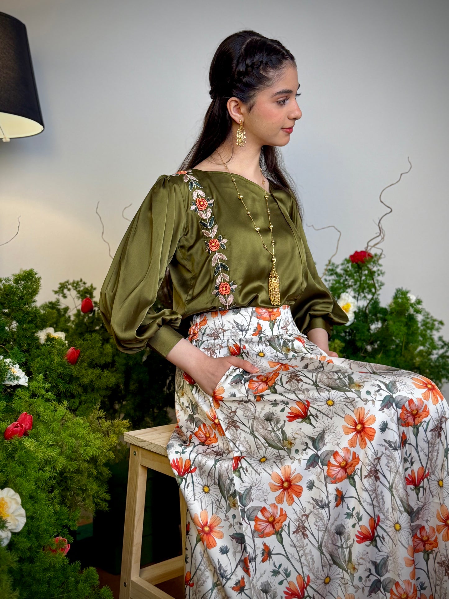 قميص وتنوره حرير تطريز 101