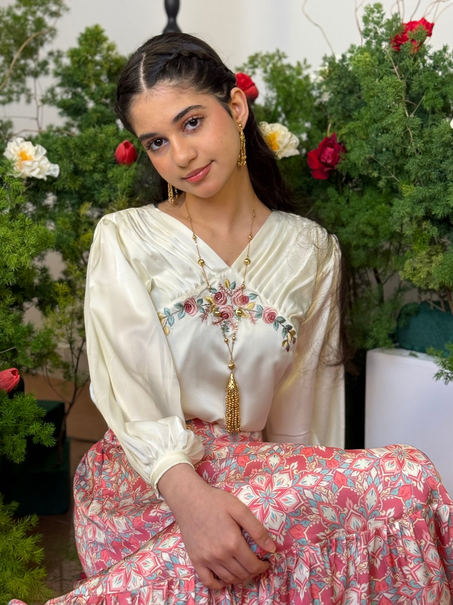 قميص وتنوره حرير تطريز105