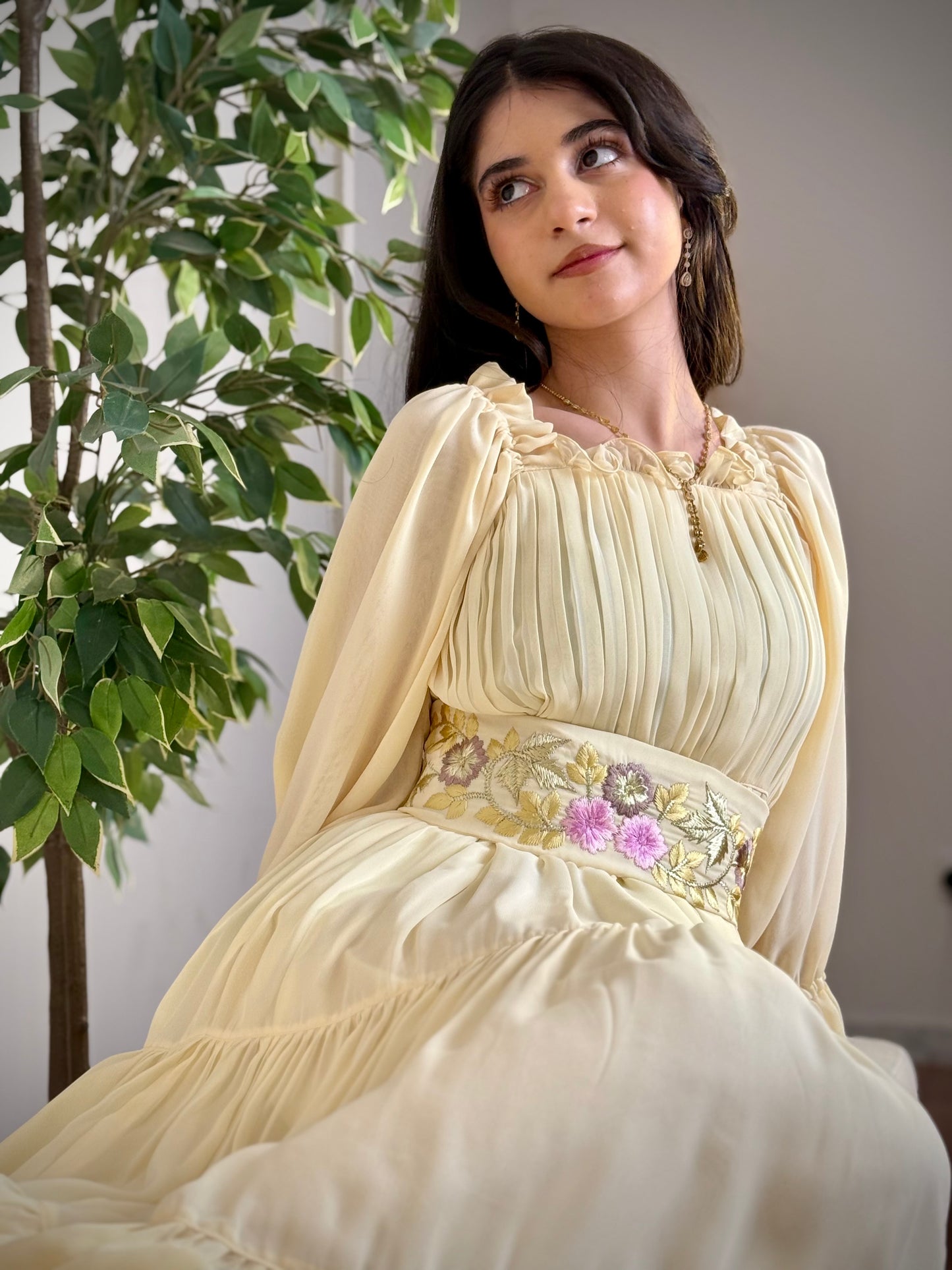 فستان  شيفون مع تطريز