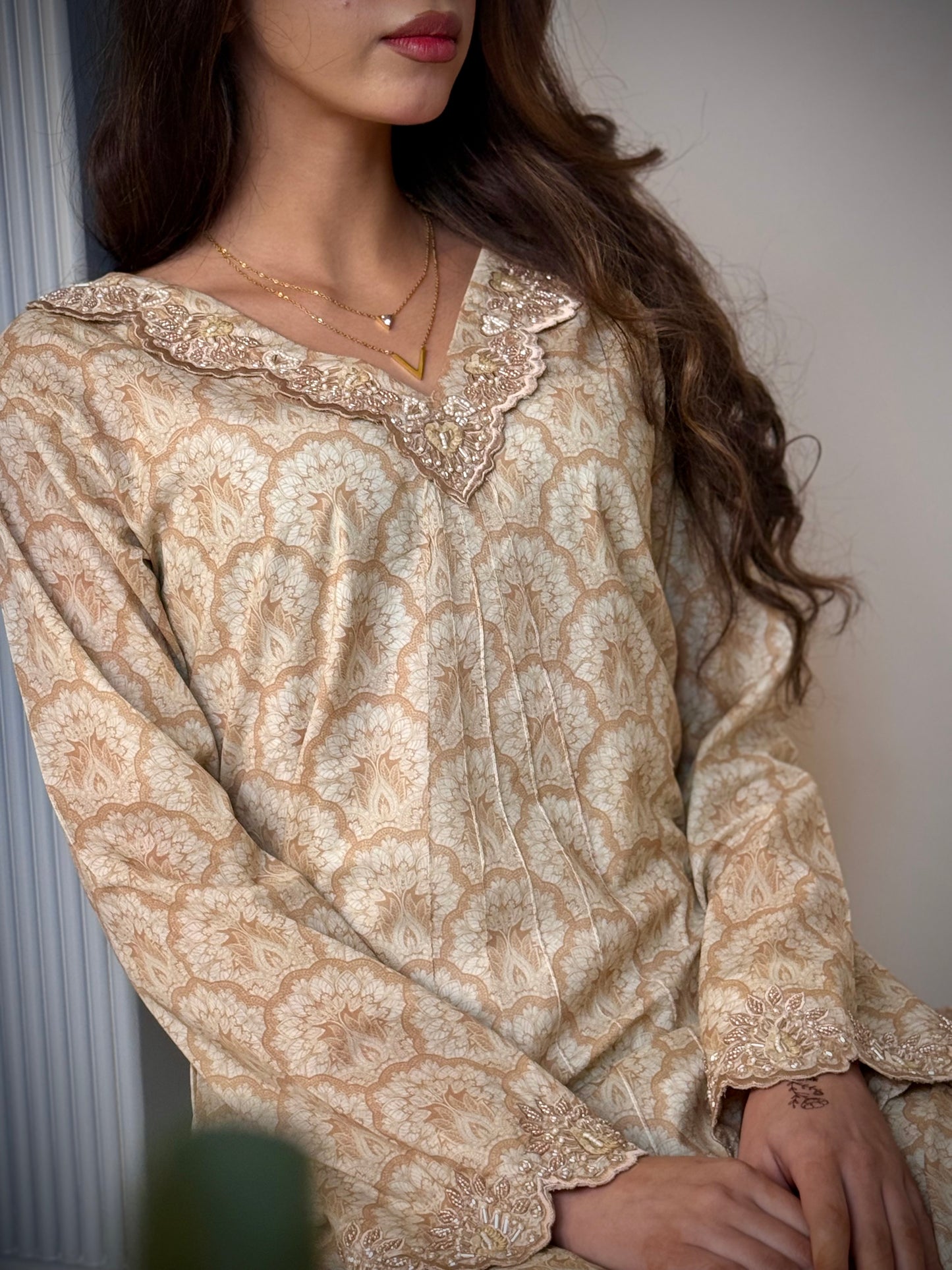 جلابية قطن  تطريز مع شغل شك