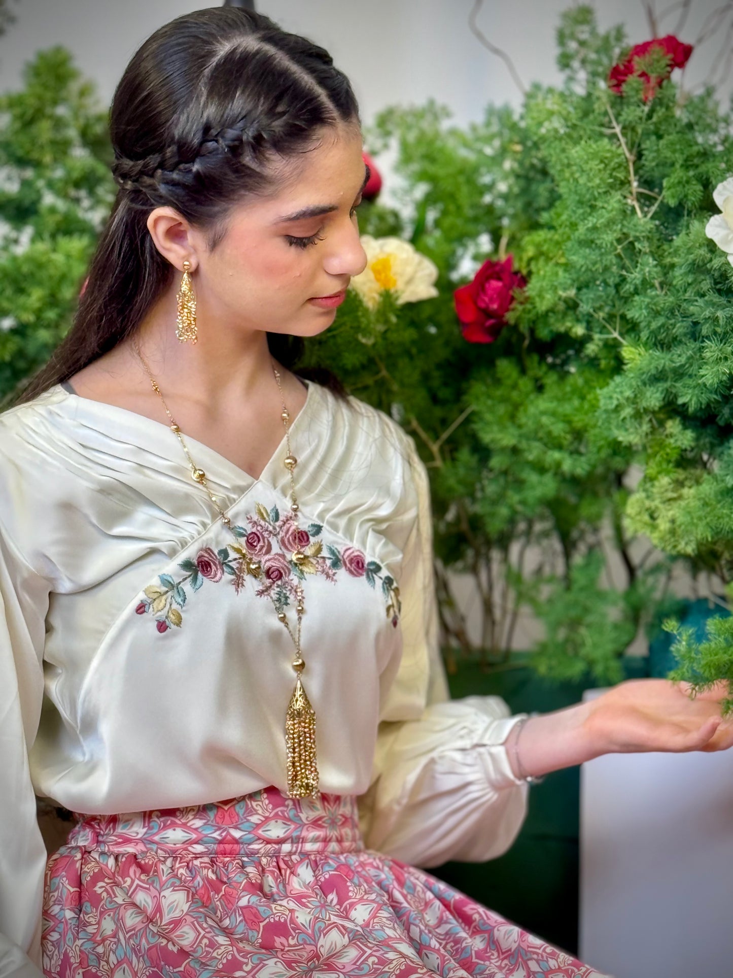 قميص وتنوره حرير تطريز105