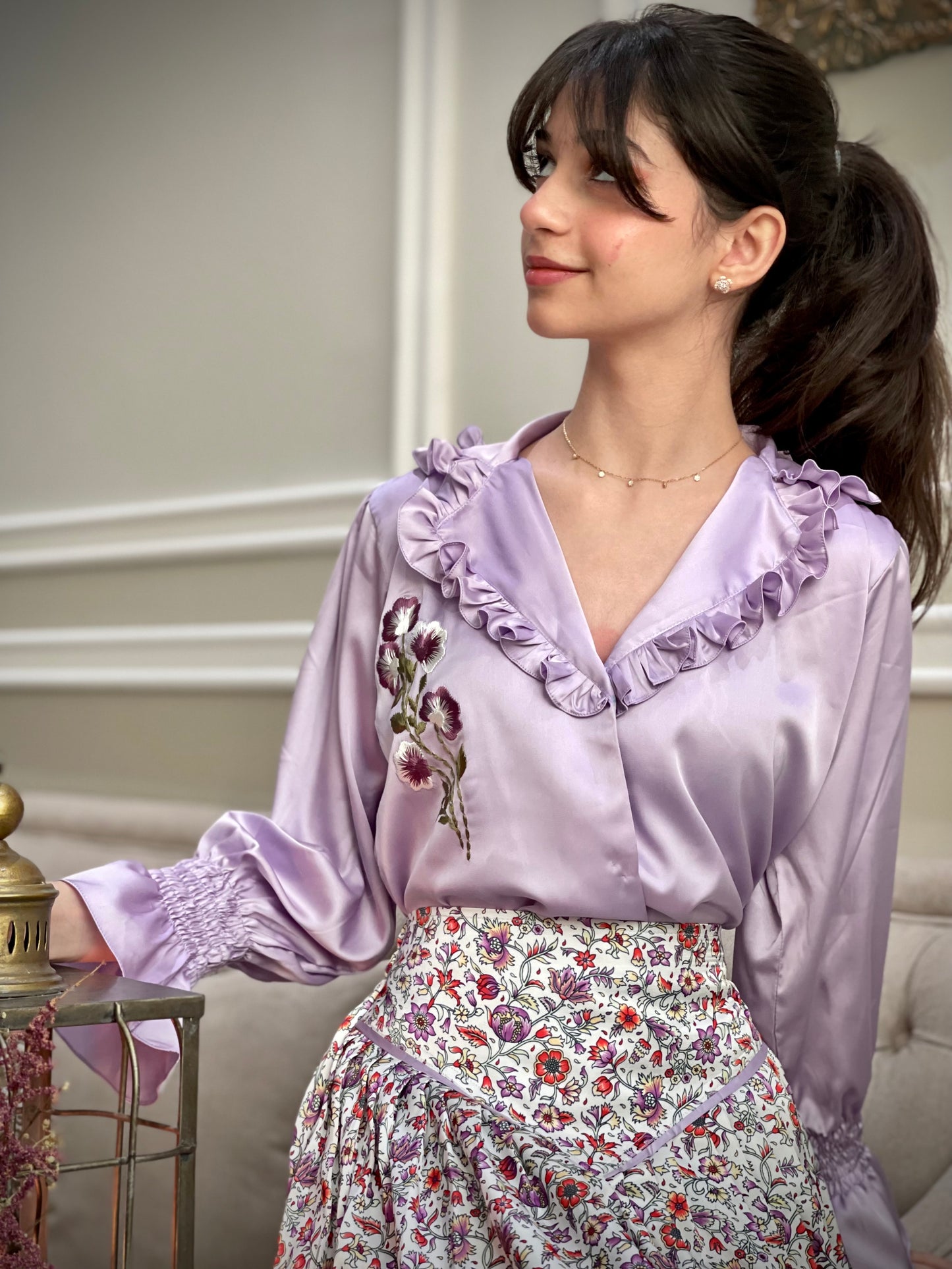 قميص وتنوره من الحرير مع تطريز 110