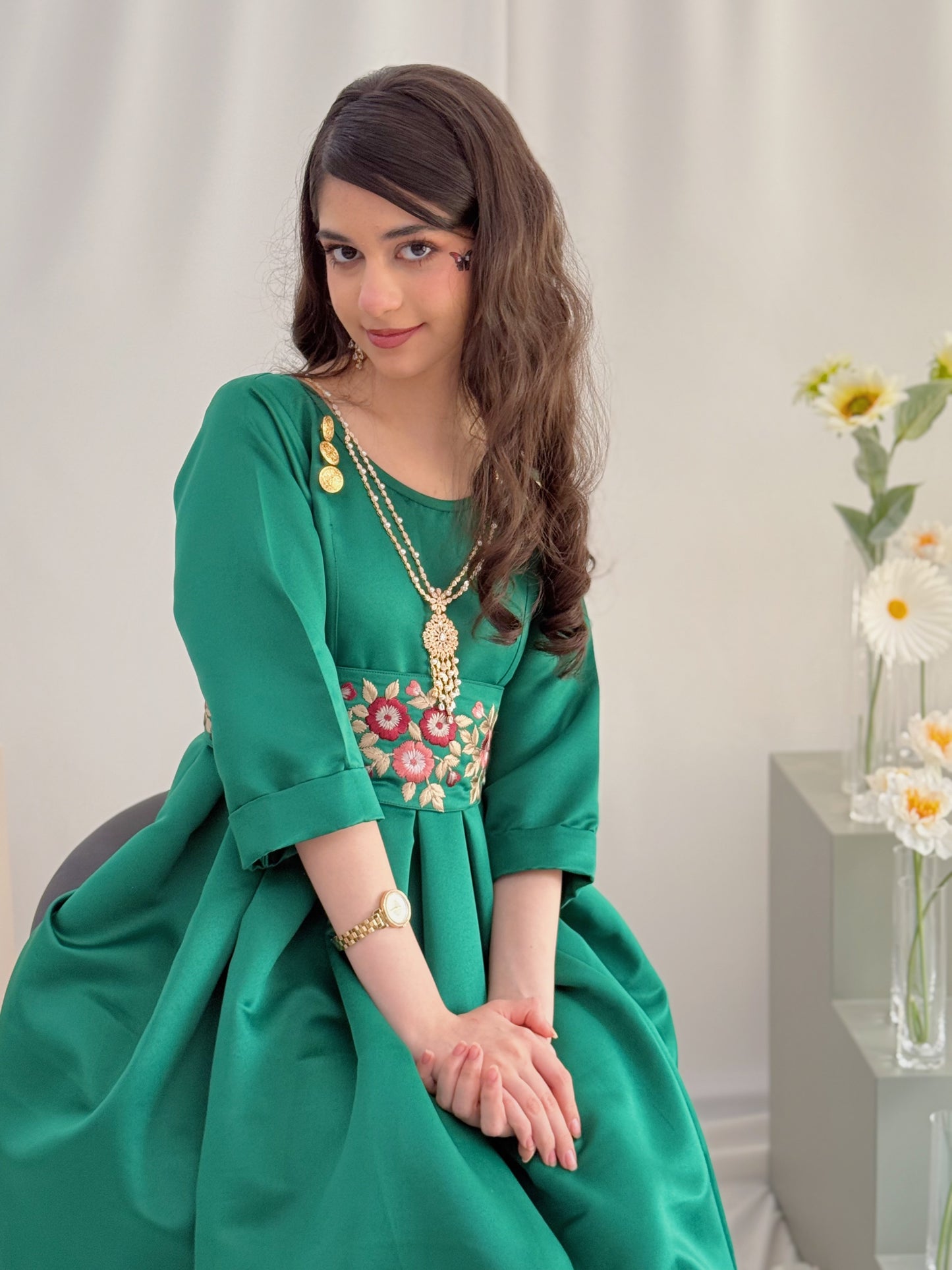 فستان مميز مع حزام مطرز 112