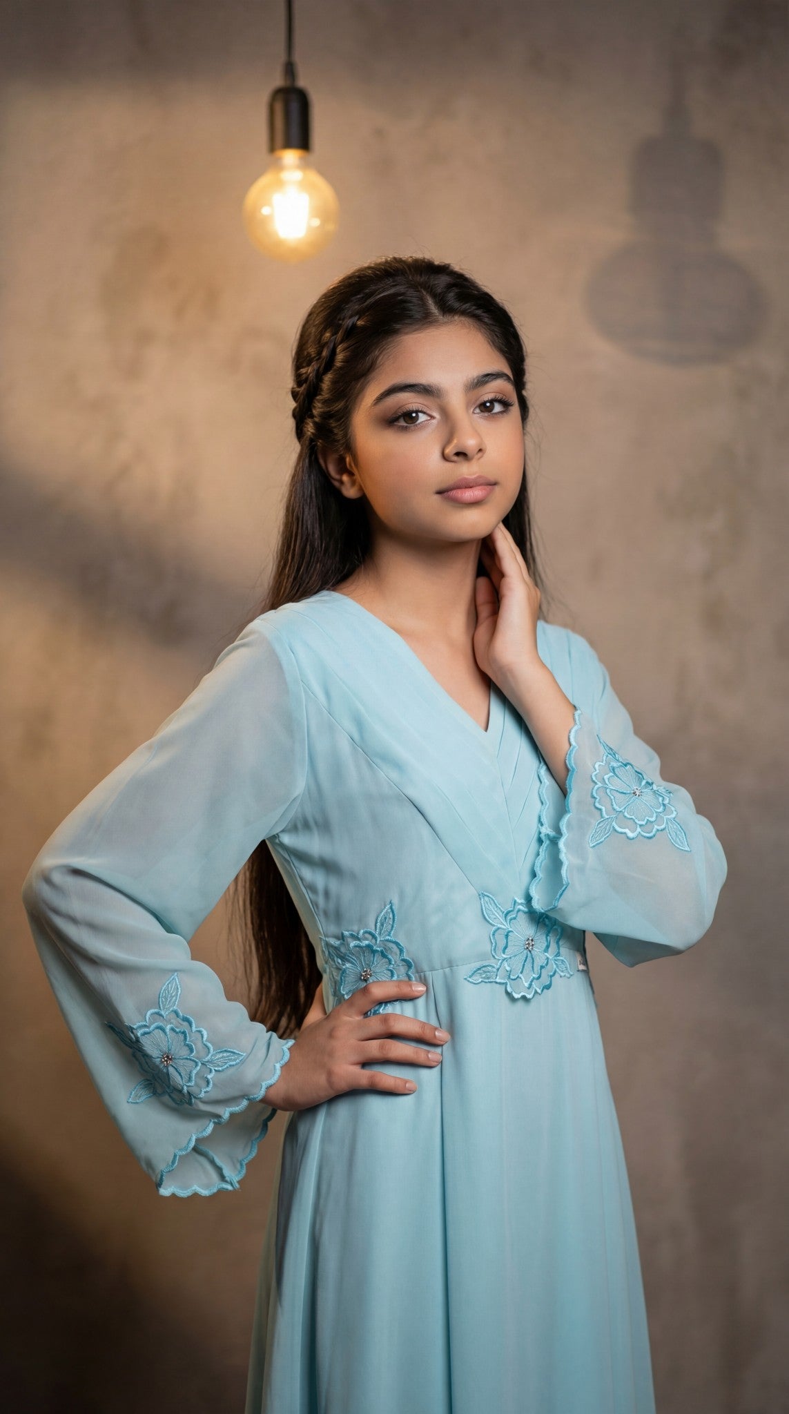 فستان من الالماس  تطريز بارز