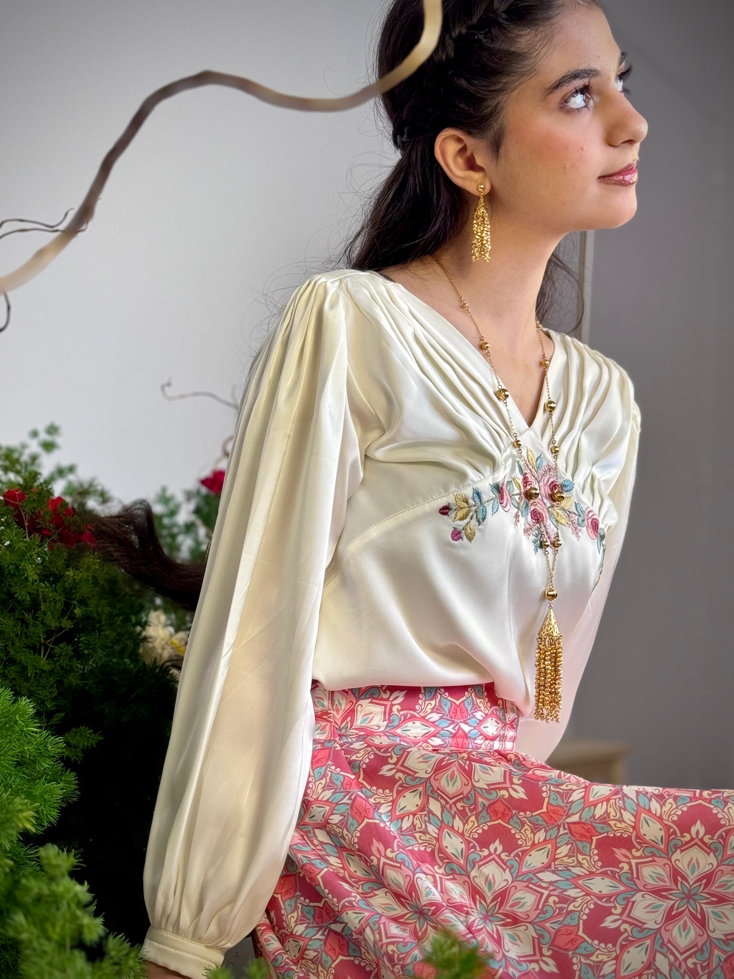 قميص وتنوره حرير تطريز105