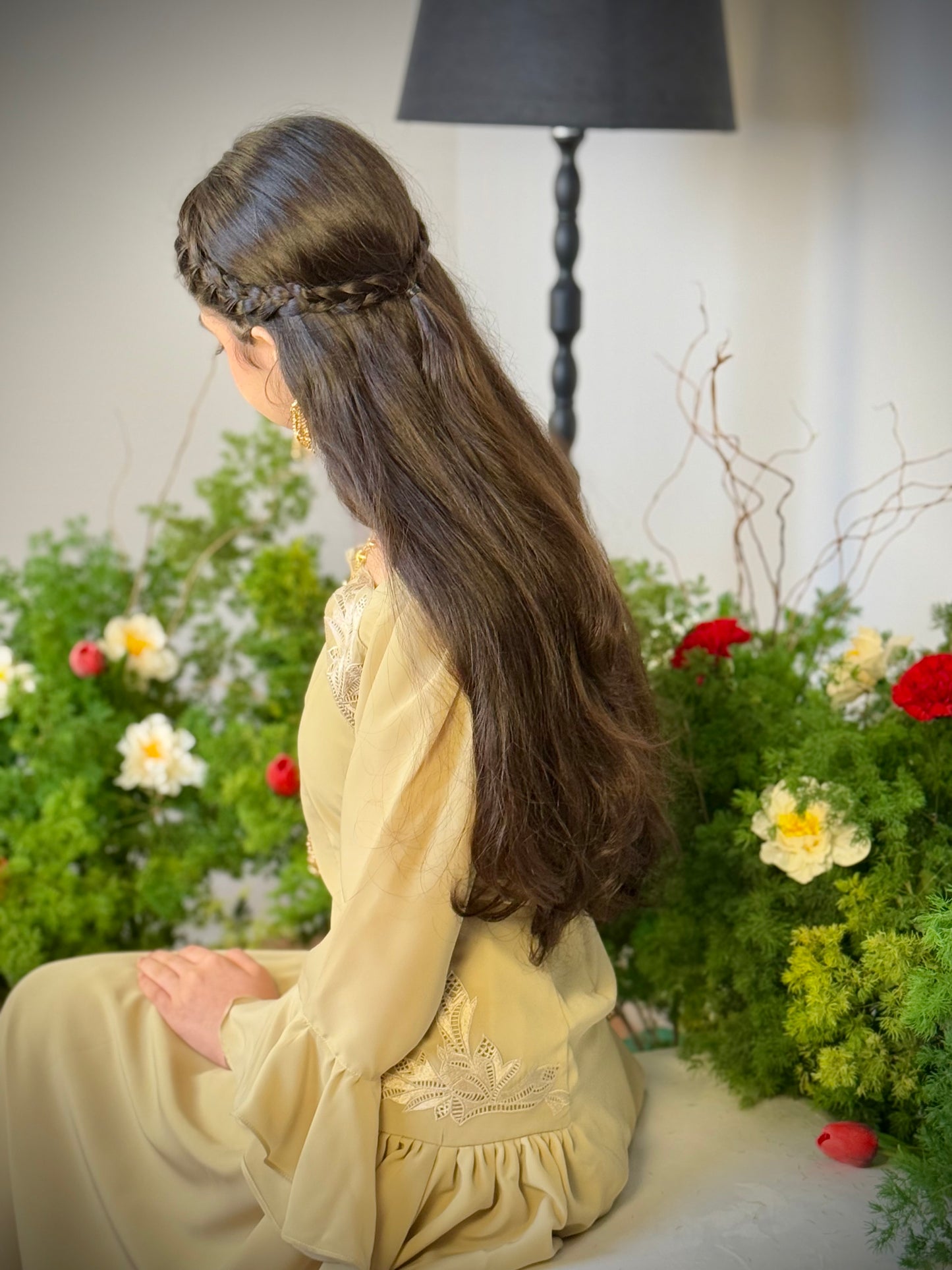 فستان من الحرير الالماس  مع تطريز مخرم