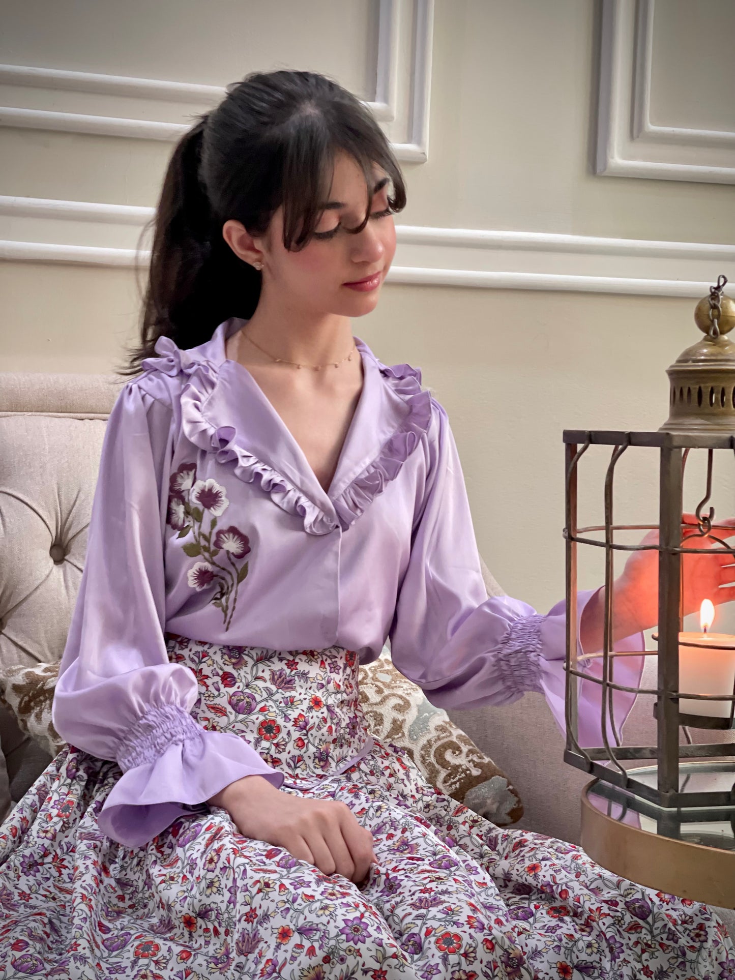 قميص وتنوره من الحرير مع تطريز 110